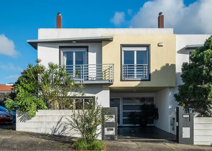 Casa Do Limoeiro * Πόντα Ντελγκάντα